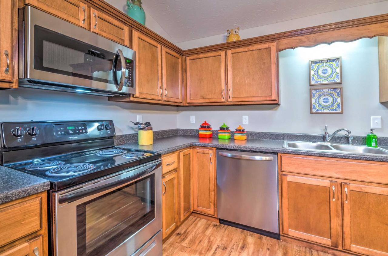Pet-Friendly Brownsville Retreat With Porch! Sloans Crossing 外观 照片